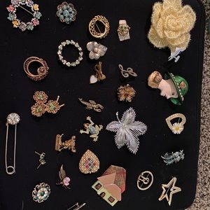 Lot of pins